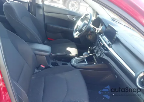 2021 Kia Forte Lxs z USA, uszkodzony, nr VIN 3KPF24AD4ME370233